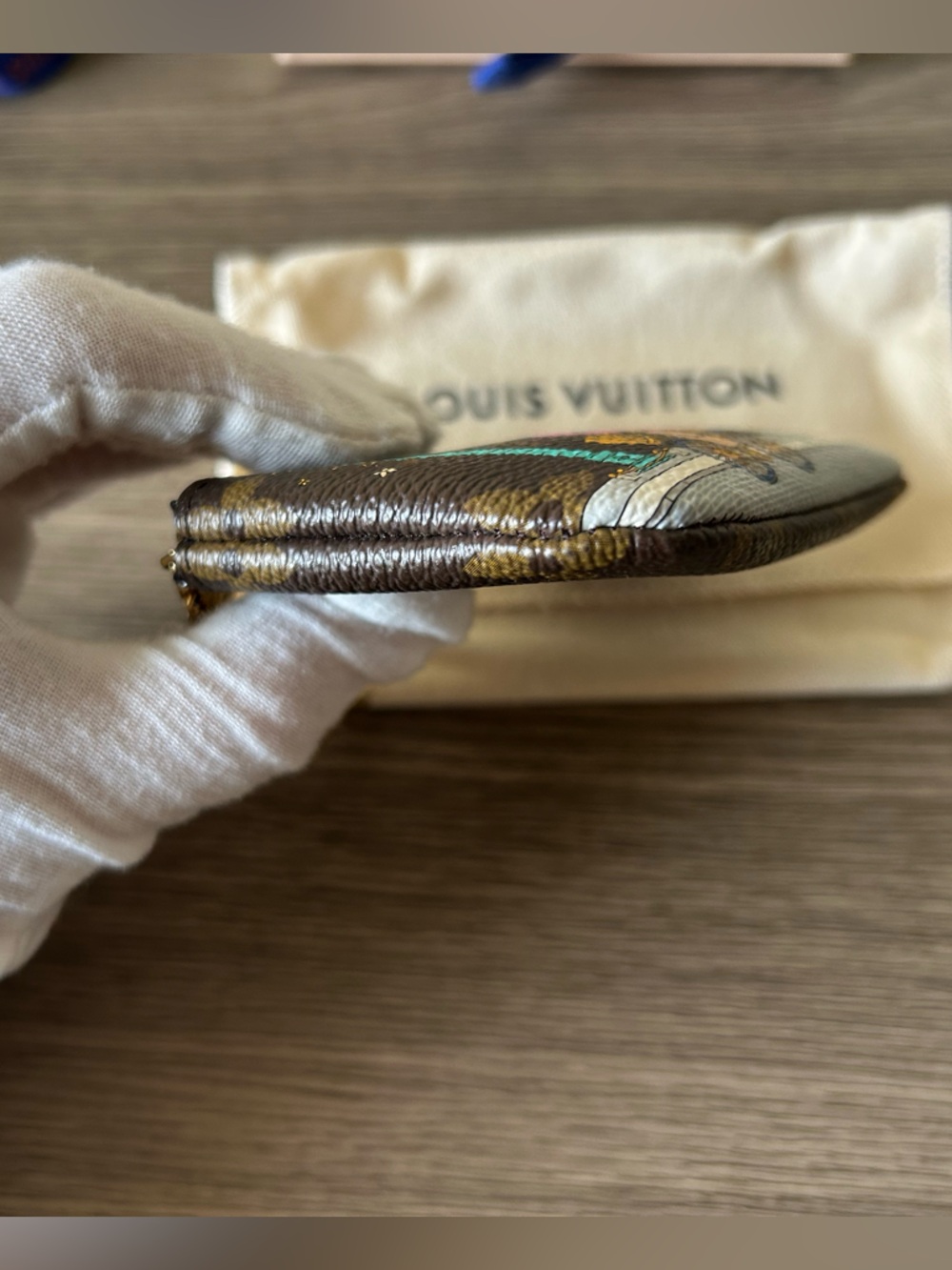 Louis Vuitton Vivienne Animation Key Cles Pouch- Paris LV boutique Place Vendôme - Picture 9 of 15